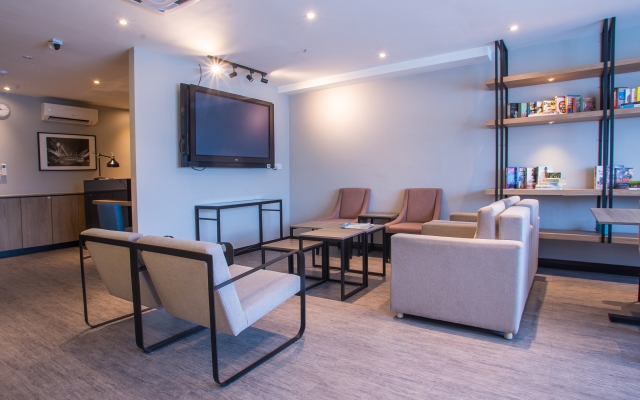 OYO 89576 Mokka Hotel