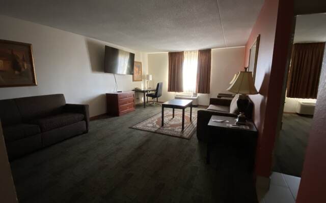 Chicago Club Inn & Suites