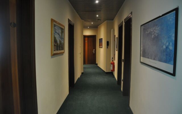 Green Park Hotel