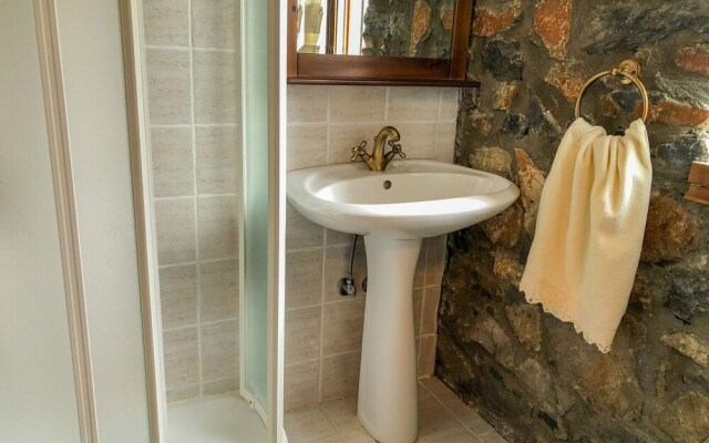 Elegant Holiday Home in Pella With Jacuzzi