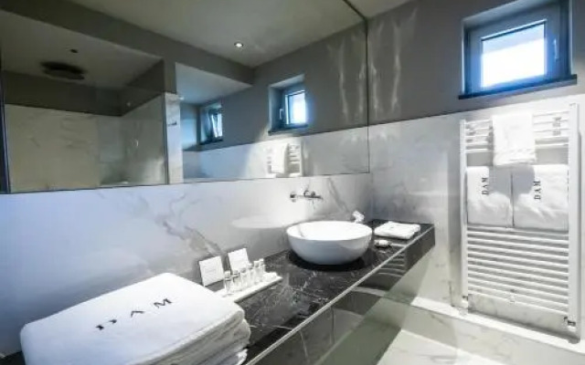 DAM Boutique Hotel & Restaurant
