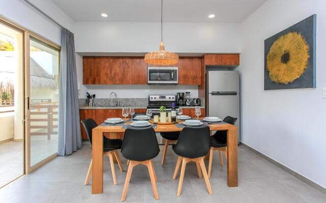 Condo Complex with an Alluring Pool & Tropical Vibes by Stella Rentals