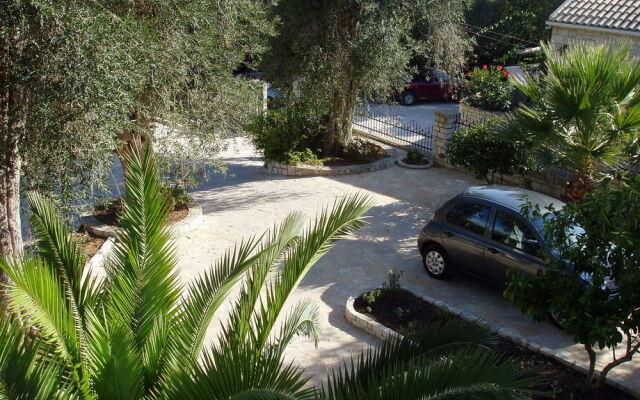 Olympia Paxos Apartment