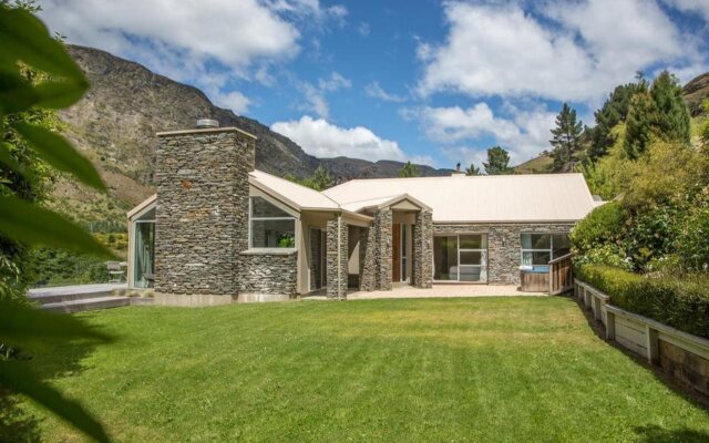 Riverview Retreat