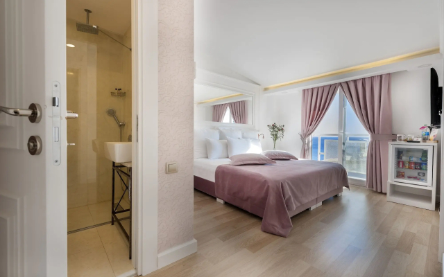 Nun Hotel Lara