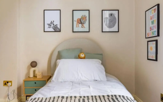 The Woking Wonder Captivating 3bdr Flat With Parking