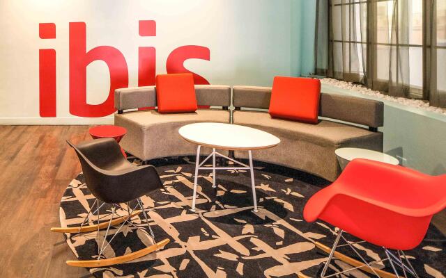 ibis Melbourne Hotel and Apartments