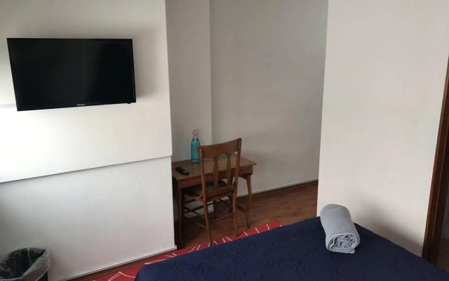 Shakespeare Apartment