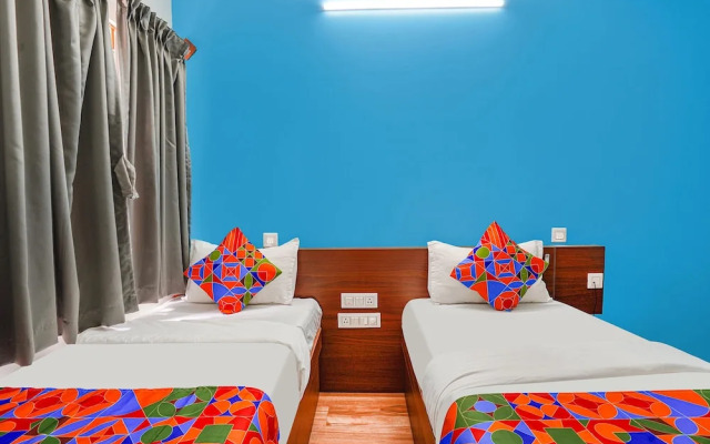 Fabhotel Rlv Green Palace