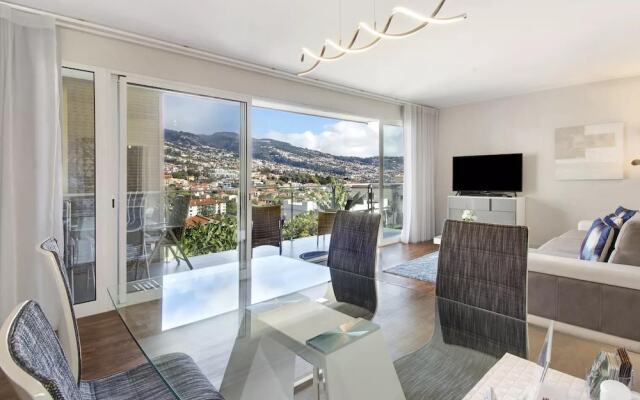 1 Bed Apartment Sleeps 4 With Pool