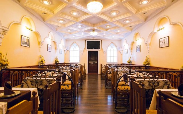 Гостиничный комплекс «Версаль»