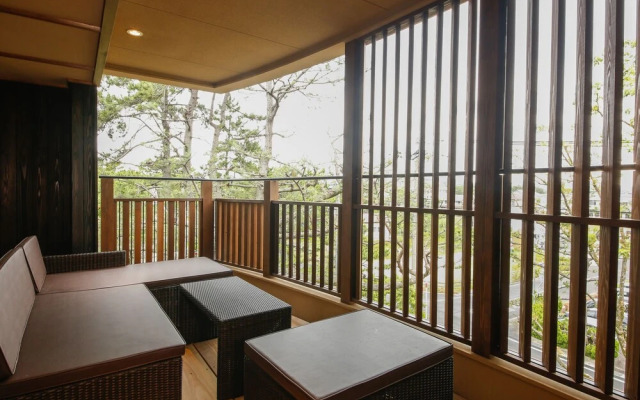 Awaji Hamarikyu TAKUMI