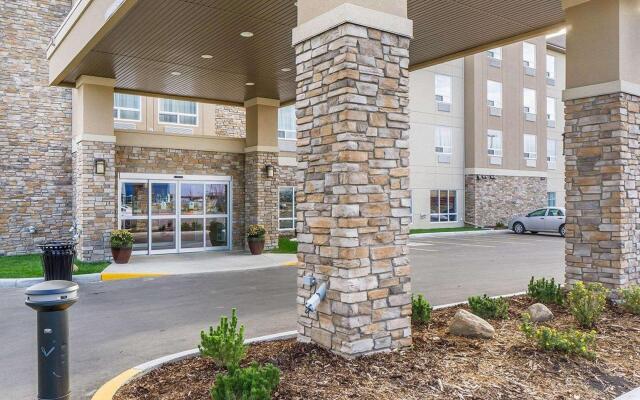 Comfort Inn & Suites Edmonton International Airport