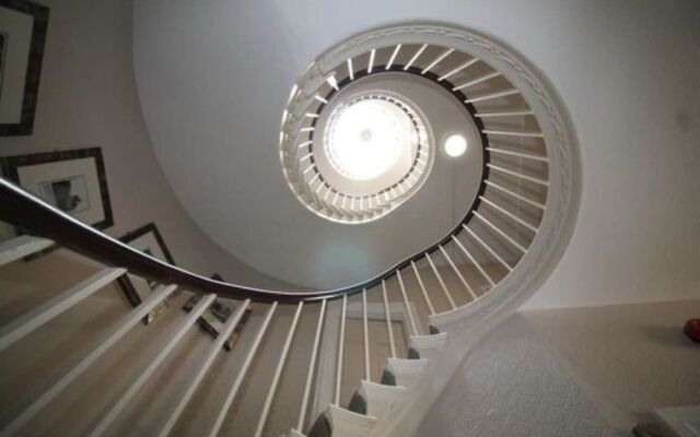 Number 18 Apartments