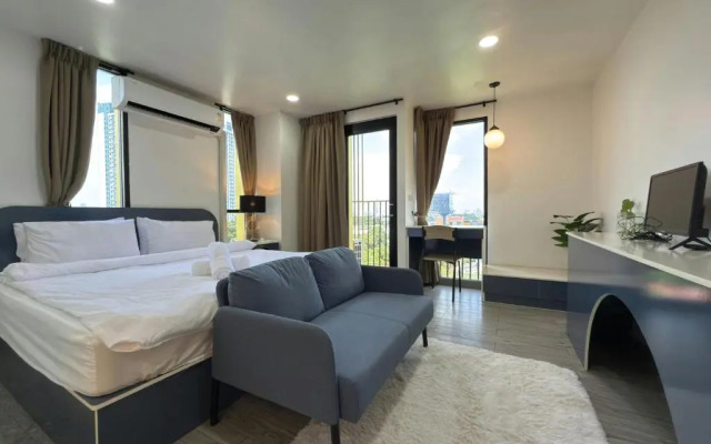 Breezewood Bangkok Hotel