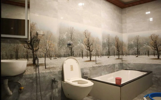 Hollywood Palace Resort