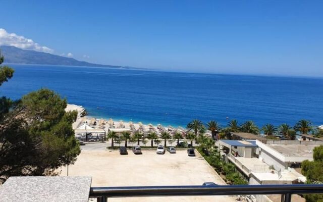 Eval Hotel Sarande