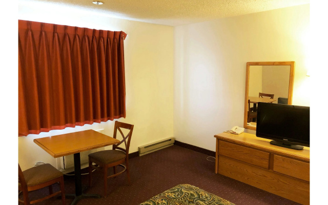 OYO Hotel Shelby MT Hwy 2 & I-15