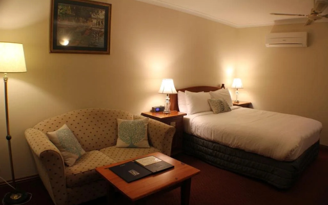 Gateway on Monash Boutique Hotel
