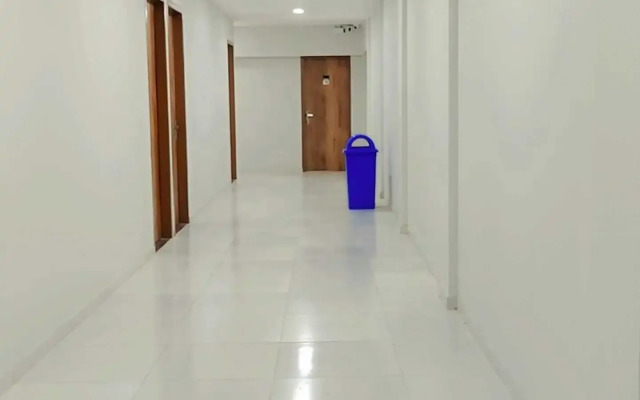 OYO 90450 Hotel Weekend Rooms