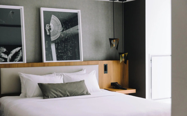 Humaniti Hotel Montreal, Autograph Collection