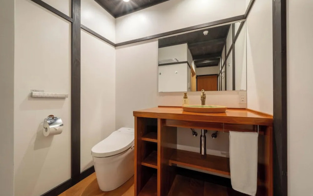 Resi Stay Palace Gate