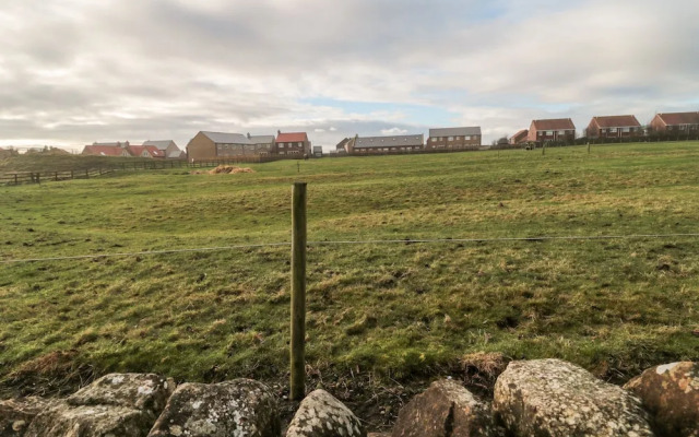 22 Longstone Park