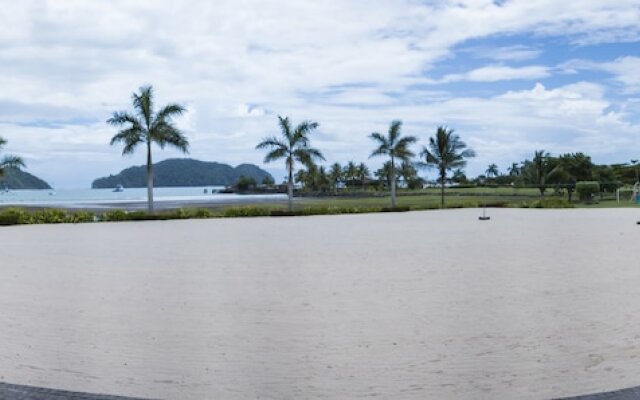 CR Luxury Los Sueños Condos