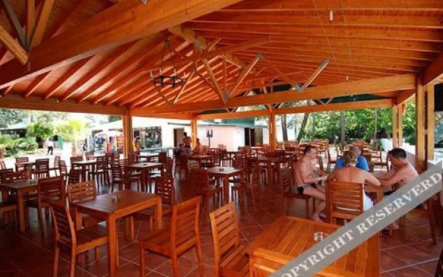 Maya World Golf Side