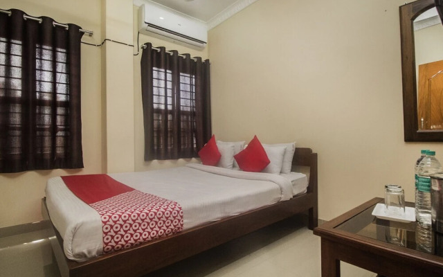 SS Lodge By OYO Rooms