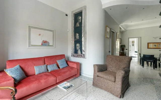 Elegant Apartment Near Duomo