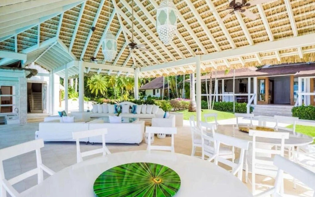 Sunny Vacation Villa 87