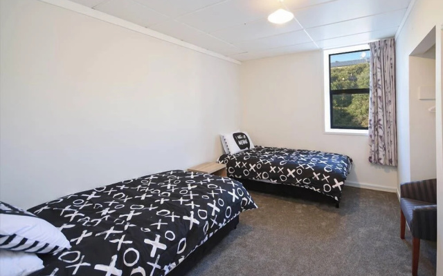 The Port Chalmers Heritage suite 3 Bedrm – Guest Rooms – Port Chalmers