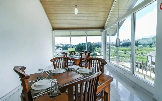 OYO 529 Thilina Hotel & Restaurant