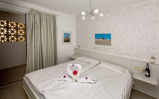 R2 Maryvent Beach Apartaments