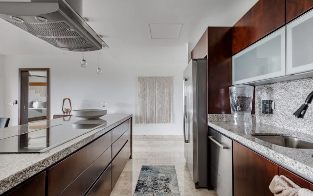 Casa El Secreto 2 Bedroom Condo by Redawning