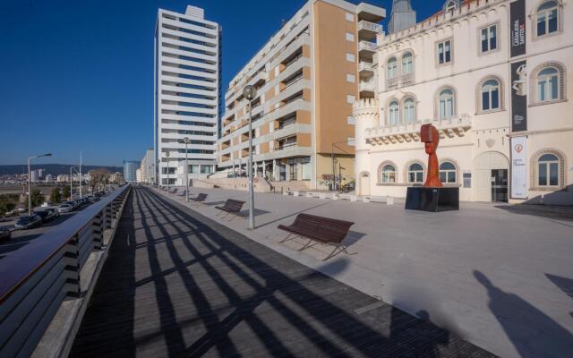 Refugio do Relogio by Rent4all