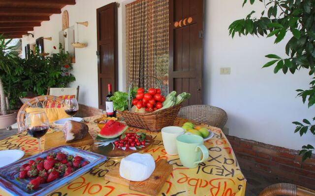 Farmhouse with Spacious Garden in the Maremma Region, Near the Sea