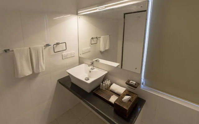Pearl Royal Hotel