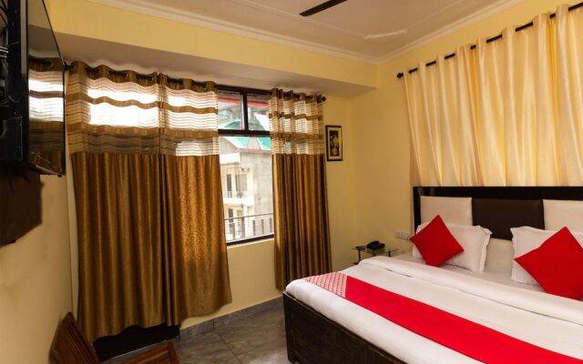 Oyo 23392 Hotel Om Palace