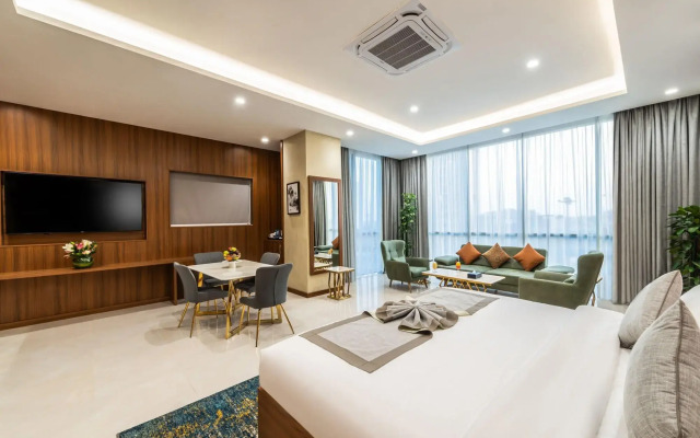 Sunday Luxury Central formerly Anan hotel
