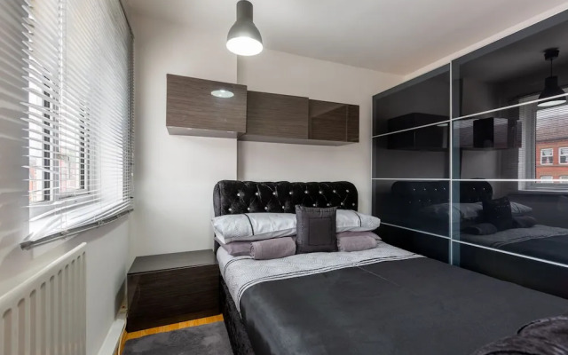 6-bed Apartment in Liverpool