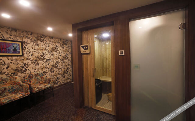 Xenious LN Courtyard Hotel