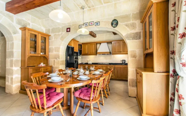 Grand Gozo Farmhouse With Games Room Pool