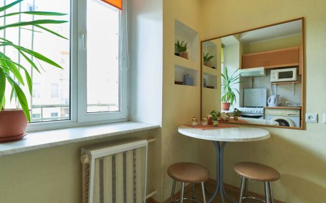 Home-Hotel Malaya Zhitomirskaya 10-1