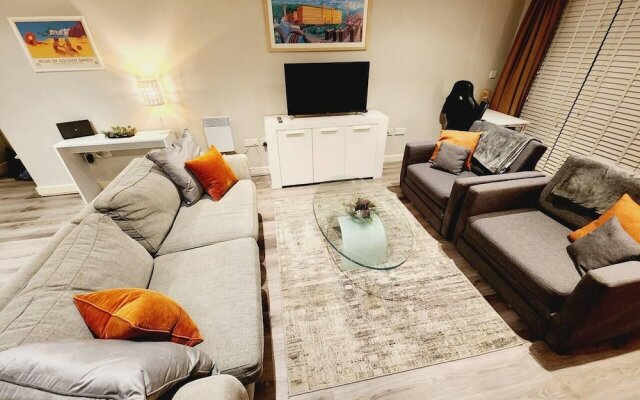 Stunning Apartment Overlooking Pembroke Castle