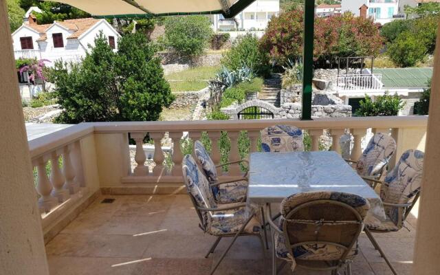 Seaview Apartment With Large Terrace Bol