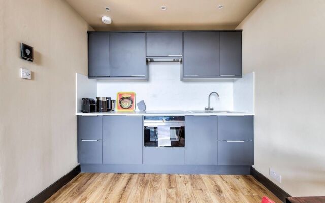 Lothian Road Apt With Castle View & Elevator