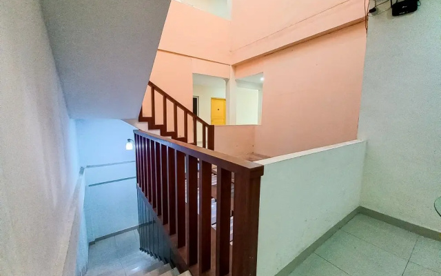 RedDoorz Hotel Baaraka near Living World