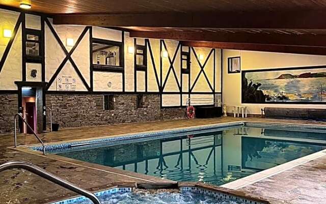 Three Rivers Hotel